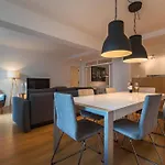 アパート Downtown 2-bedroom W/terrace *