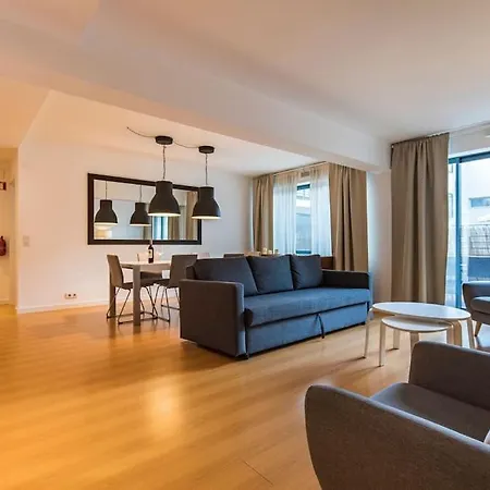 アパート Downtown 2-bedroom W/terrace *