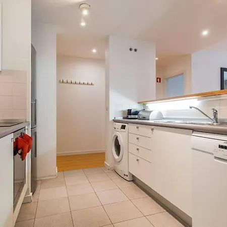 Downtown 2-bedroom W/terrace