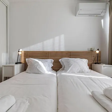 アパート Downtown 2-bedroom W/terrace *