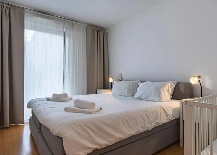 Downtown 2-bedroom W/terrace شقة *