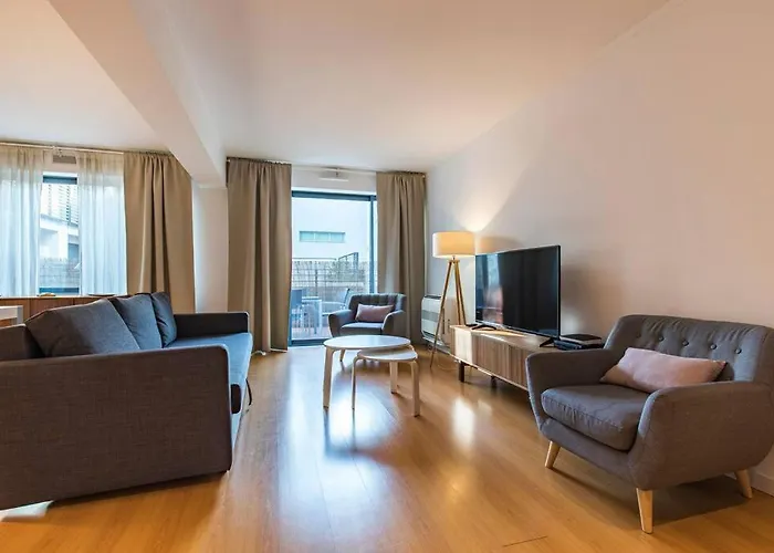 Downtown 2-bedroom W/terrace