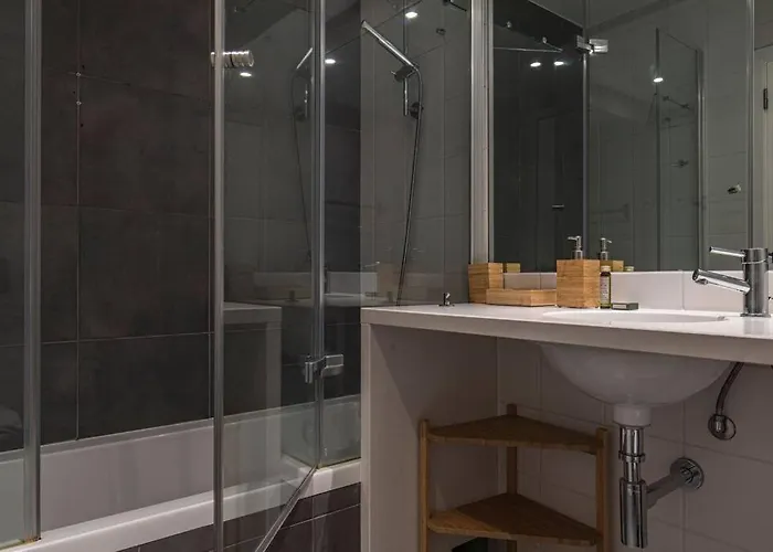 Downtown 2-bedroom W/terrace * Lisboa