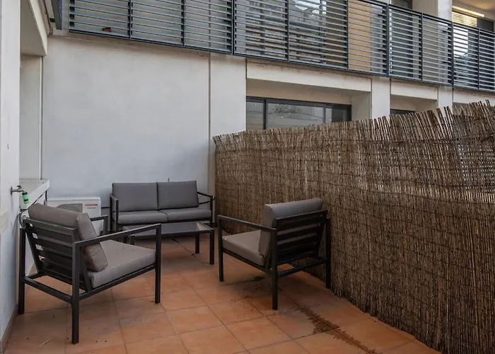 Downtown 2-bedroom W/terrace