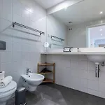 Downtown 2-bedroom W/terrace Διαμέρισμα Lisboa
