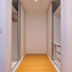 Downtown 2-bedroom W/terrace Διαμέρισμα *