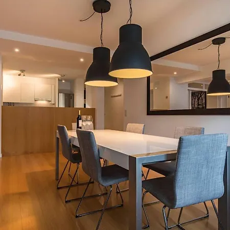 Downtown 2-bedroom W/terrace 아파트 *